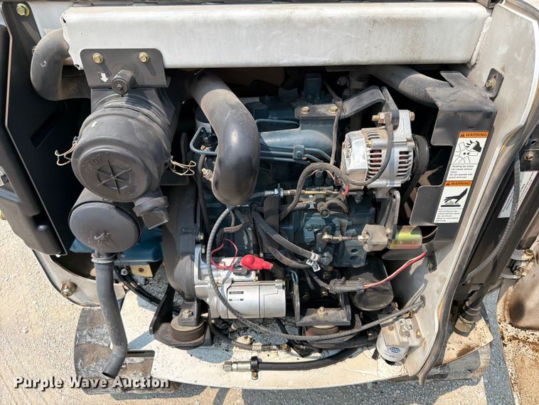 image for item OE9670 2002 Bobcat 328D mini excavator