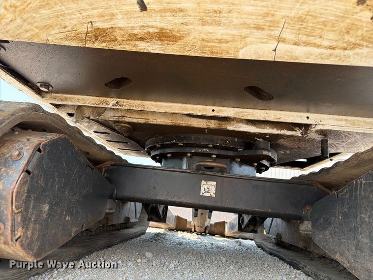 image for item OE9670 2002 Bobcat 328D mini excavator