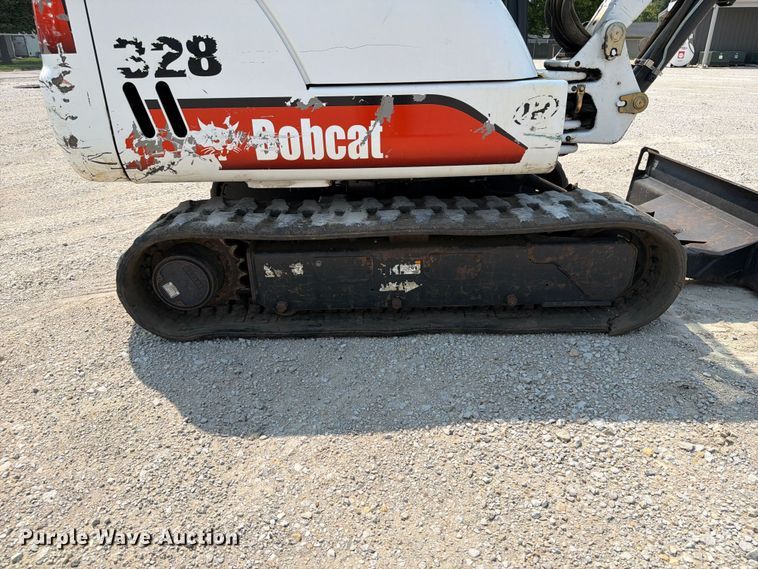 image for item OE9670 2002 Bobcat 328D mini excavator