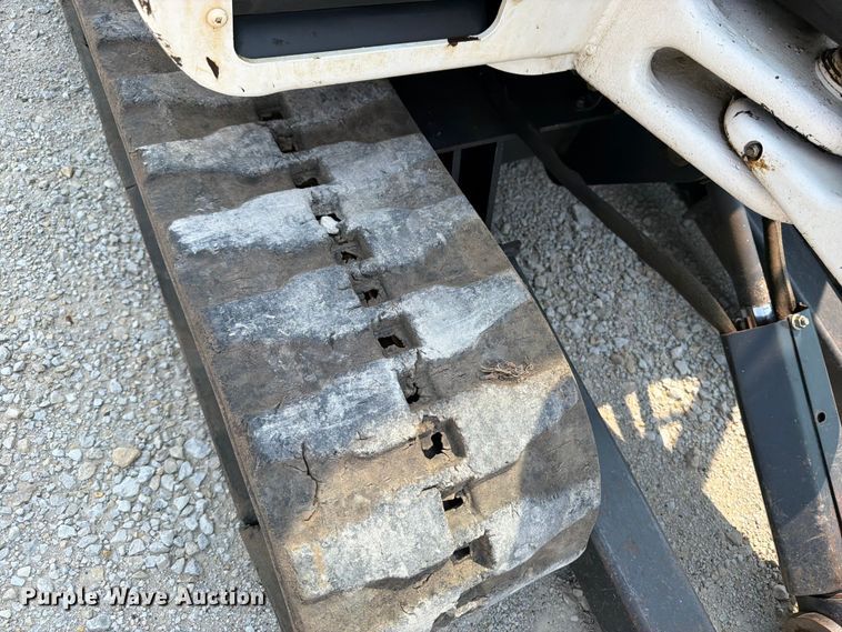 image for item OE9670 2002 Bobcat 328D mini excavator