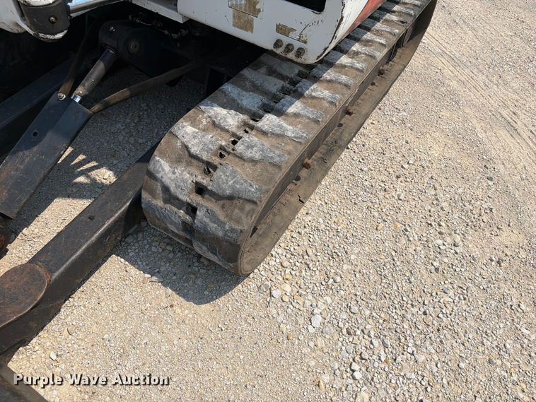 image for item OE9670 2002 Bobcat 328D mini excavator