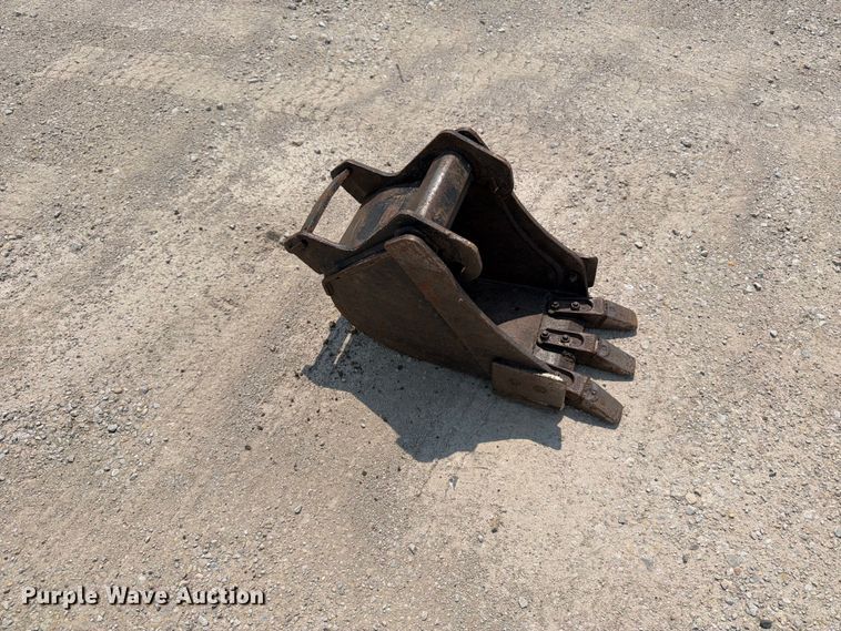 image for item OE9670 2002 Bobcat 328D mini excavator