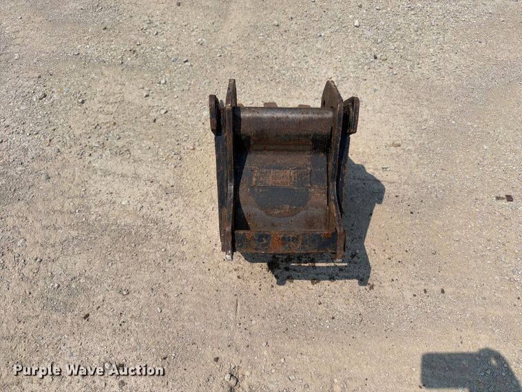 image for item OE9670 2002 Bobcat 328D mini excavator