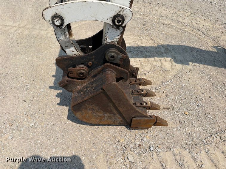 image for item OE9670 2002 Bobcat 328D mini excavator