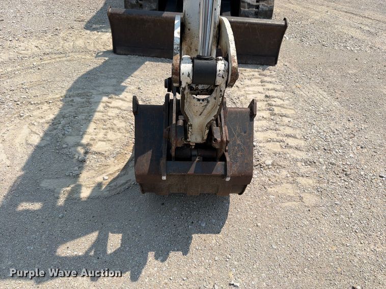 image for item OE9670 2002 Bobcat 328D mini excavator