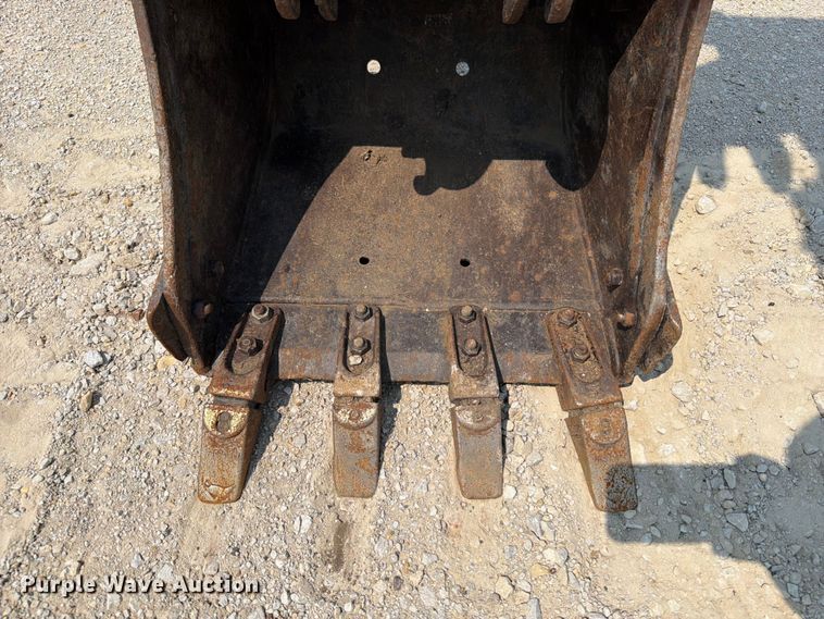 image for item OE9670 2002 Bobcat 328D mini excavator
