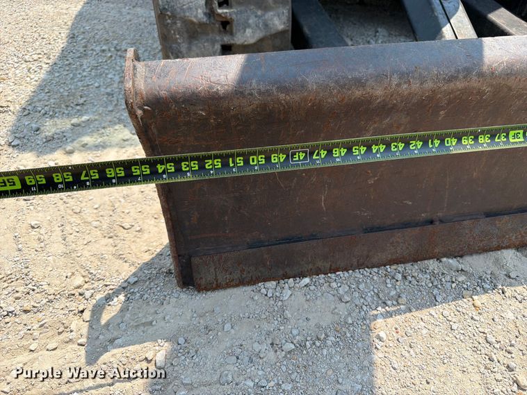 image for item OE9670 2002 Bobcat 328D mini excavator
