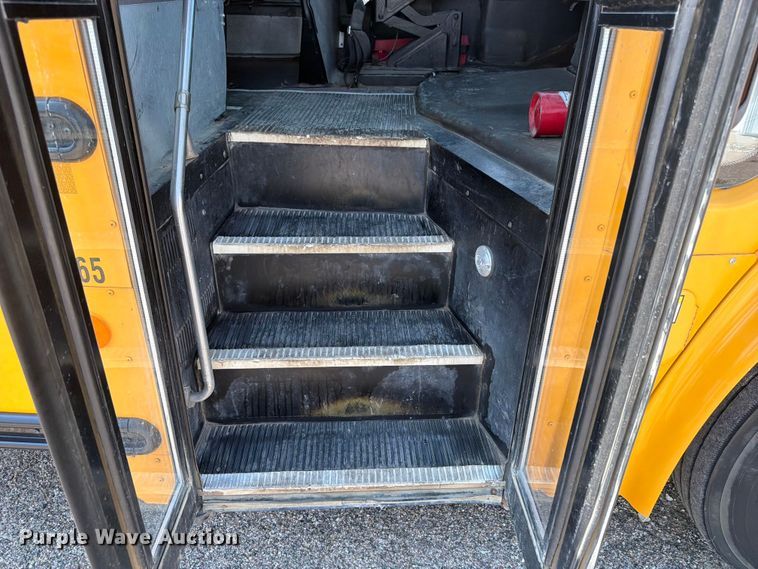 image for item OE9694 2014 Freightliner school bus