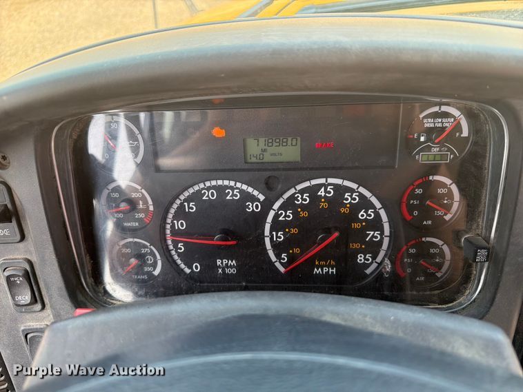 image for item OE9694 2014 Freightliner school bus