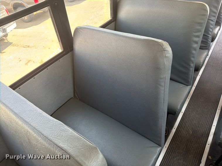 image for item OE9694 2014 Freightliner school bus