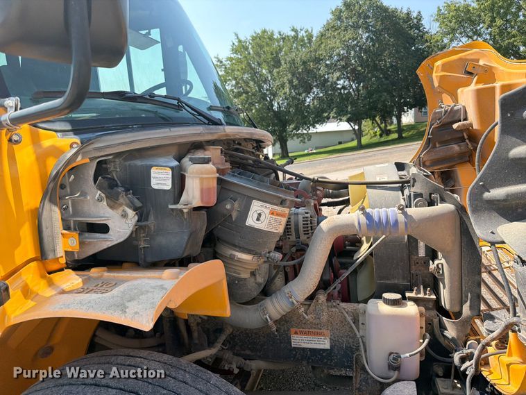 image for item OE9694 2014 Freightliner school bus
