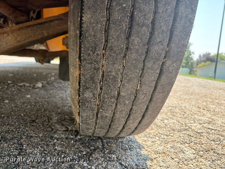 image for item OE9694 2014 Freightliner school bus