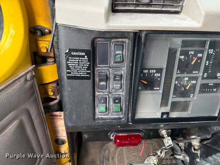 image for item OE9695 2002 International 4800 digger derrick truck