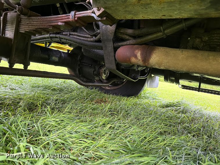 image for item OE9695 2002 International 4800 digger derrick truck