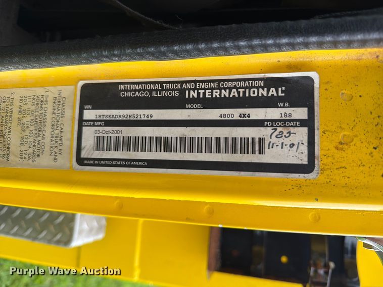 image for item OE9695 2002 International 4800 digger derrick truck