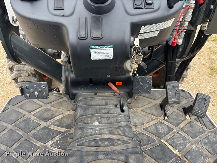 image for item DV7263 2023 Bobcat CT2040 MFWD tractor