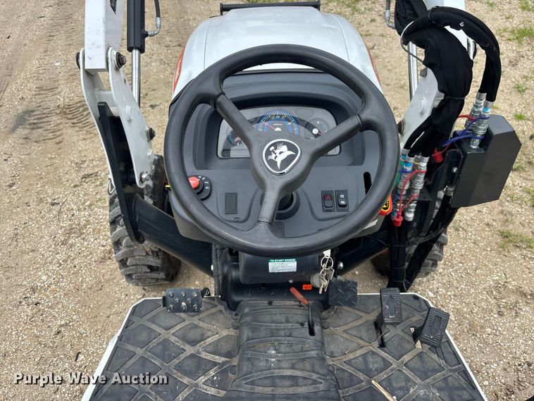 image for item DV7263 2023 Bobcat CT2040 MFWD tractor