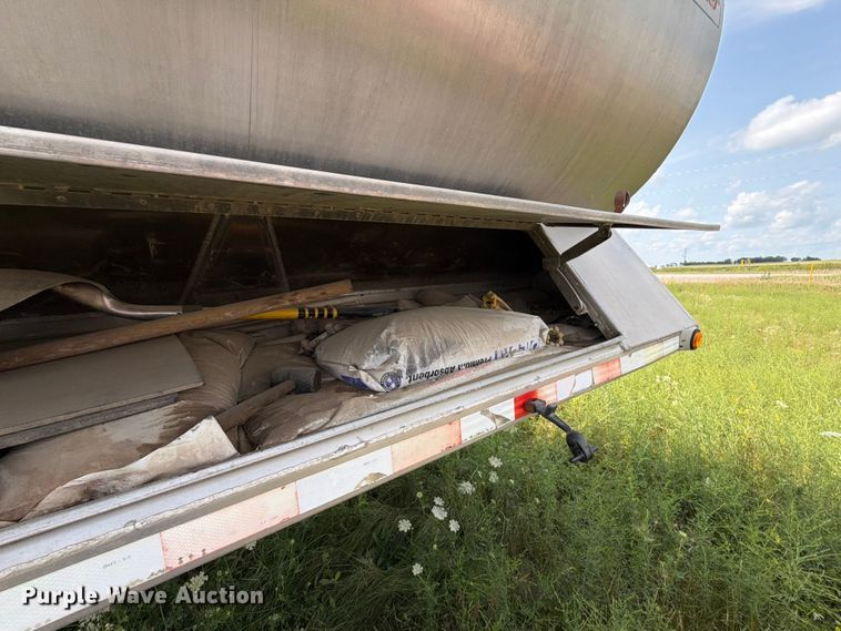 image for item DV8539 2007 Pacer Cei Equipment Company, Inc. feed delivery trailer
