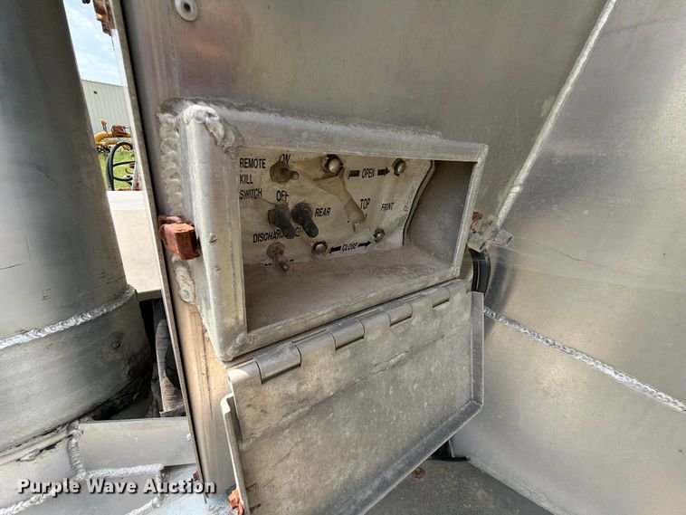 image for item DV8539 2007 Pacer Cei Equipment Company, Inc. feed delivery trailer