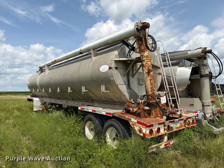 image for item DV8540 2005 Pinson feed delivery trailer