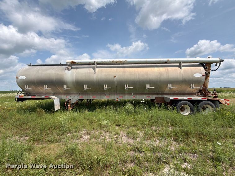 image for item DV8540 2005 Pinson feed delivery trailer