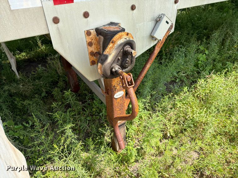 image for item DV8540 2005 Pinson feed delivery trailer