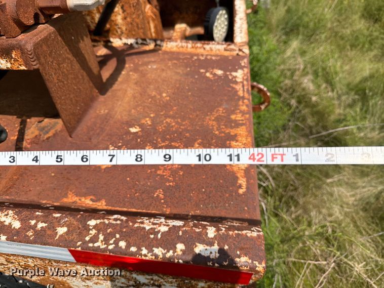 image for item DV8540 2005 Pinson feed delivery trailer
