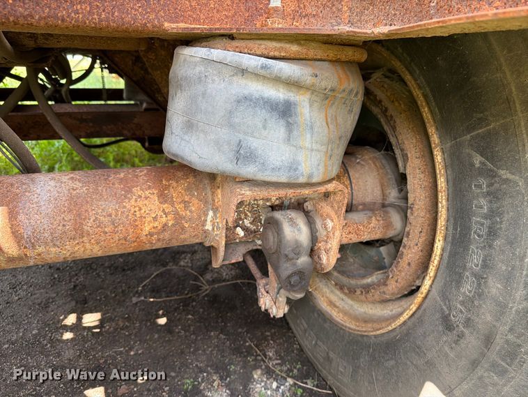 image for item DV8540 2005 Pinson feed delivery trailer
