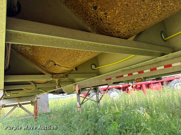 image for item DV8540 2005 Pinson feed delivery trailer