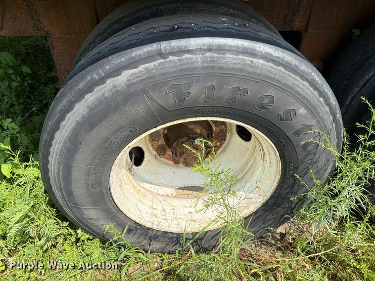 image for item DV8540 2005 Pinson feed delivery trailer