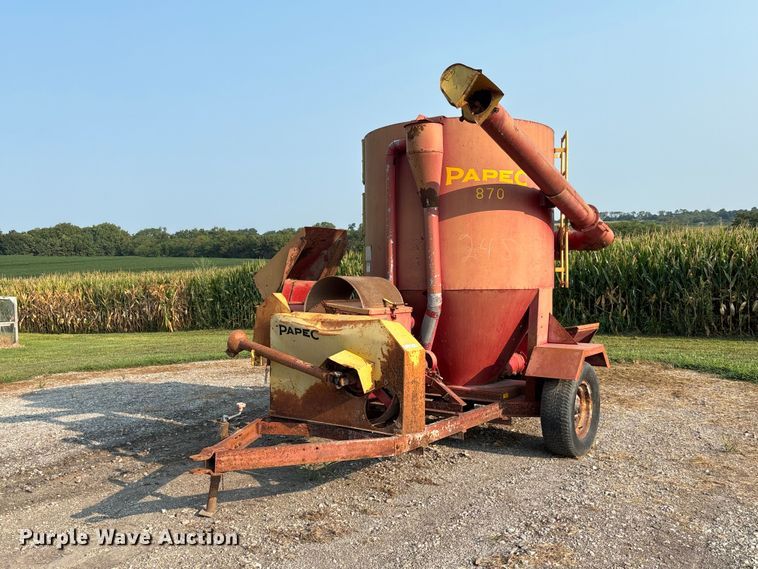 Papec 870 feed grinder/mixer