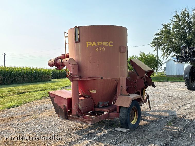 image for item DZ4521 Papec 870 feed grinder/mixer