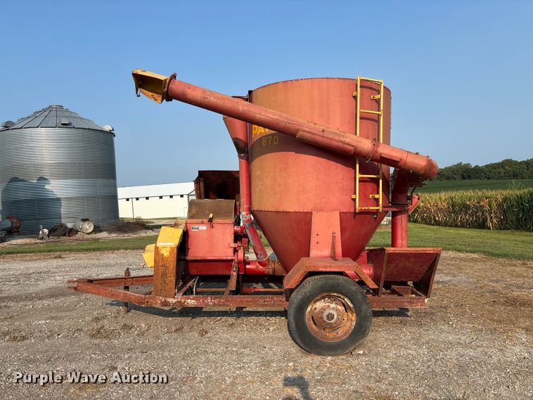 image for item DZ4521 Papec 870 feed grinder/mixer
