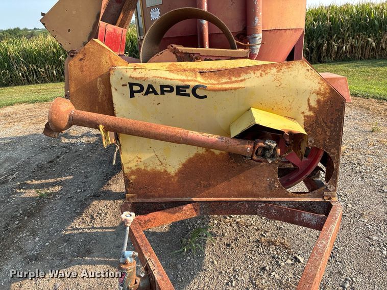 image for item DZ4521 Papec 870 feed grinder/mixer