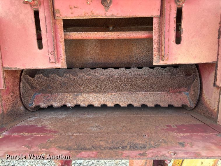 image for item DZ4521 Papec 870 feed grinder/mixer