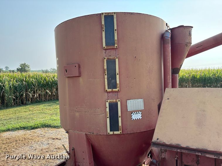 image for item DZ4521 Papec 870 feed grinder/mixer