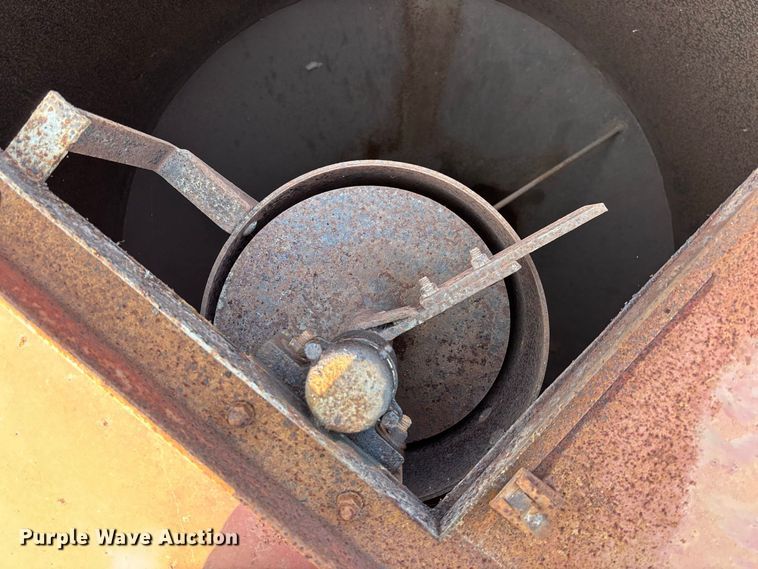 image for item DZ4521 Papec 870 feed grinder/mixer