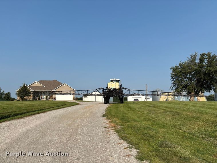 image for item DZ4522 Spra-Coupe 7650 sprayer