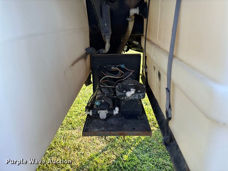 image for item DZ4522 Spra-Coupe 7650 sprayer