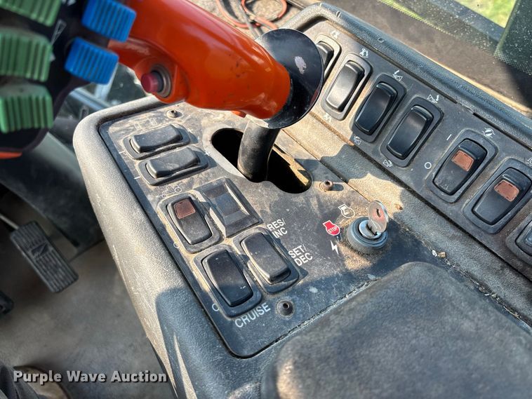 image for item DZ4522 Spra-Coupe 7650 sprayer