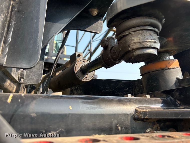 image for item DZ4522 Spra-Coupe 7650 sprayer