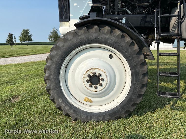 image for item DZ4522 Spra-Coupe 7650 sprayer