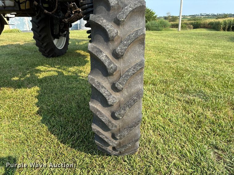 image for item DZ4522 Spra-Coupe 7650 sprayer