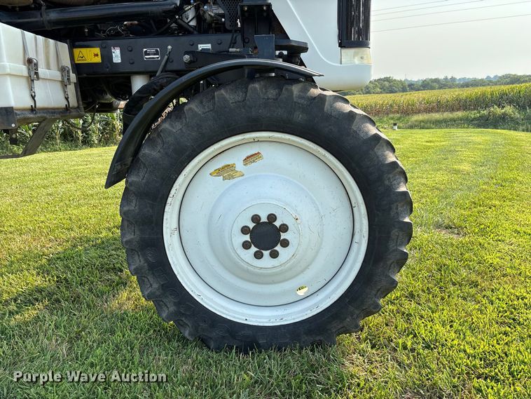 image for item DZ4522 Spra-Coupe 7650 sprayer