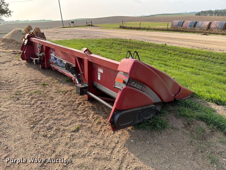 image for item EA0419 2010 Case IH 3408-30 corn head