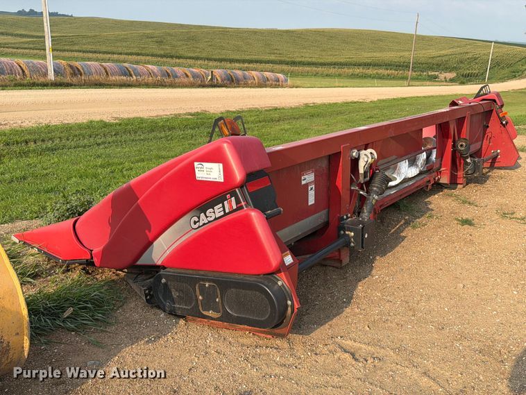 image for item EA0419 2010 Case IH 3408-30 corn head