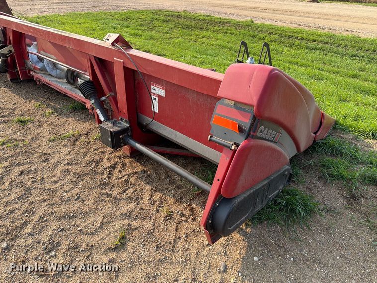 image for item EA0419 2010 Case IH 3408-30 corn head