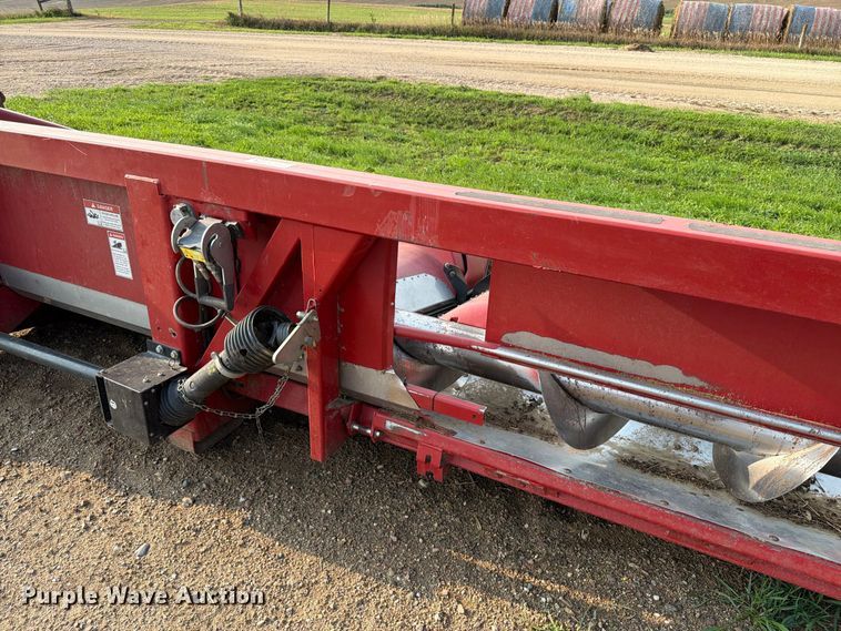 image for item EA0419 2010 Case IH 3408-30 corn head