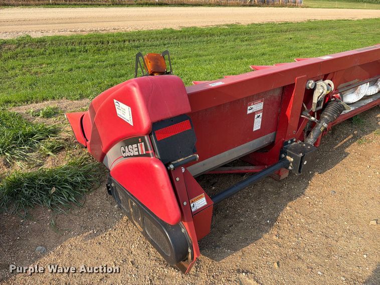 image for item EA0419 2010 Case IH 3408-30 corn head