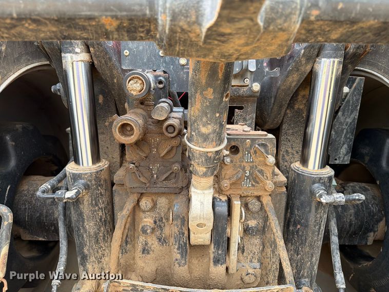 image for item EA0422 2009 Case IH Magnum 215 MFWD tractor